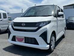 ダイハツ ムーヴ 春日部バイパス店  白 CVT 排気量660cc 2WD