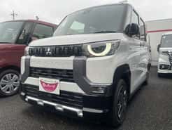 ミツビシ デリカミニ 三郷インター店  白 CVT 排気量660cc 2WD